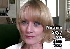 A fiatal nő sex filmek ingyen online elment a szobájába